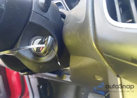 2016 Ford Focus Se z USA, uszkodzony, nr VIN 1FADP3F28GL332810